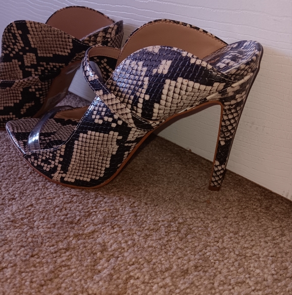 Open toe Pump - Picture 4 of 6